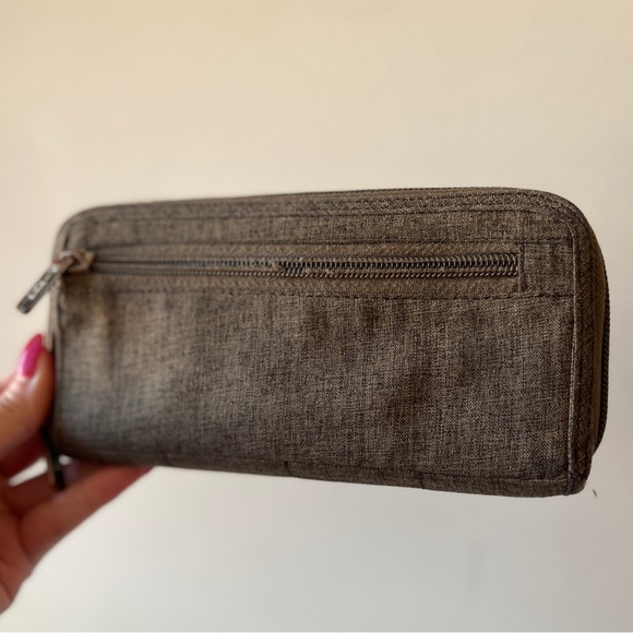 Lug Wallet - Picture 4 of 4